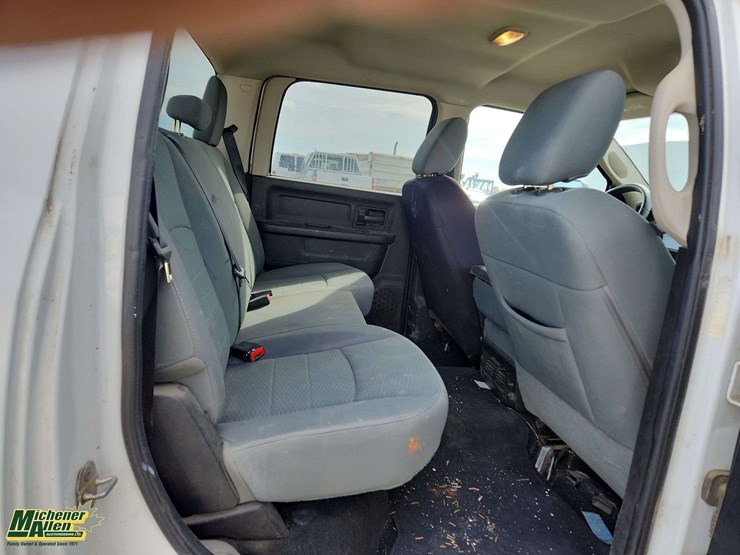 2013-dodge-2500-image-17