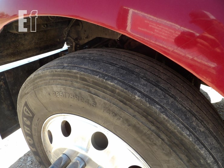 2005-kenworth-w900l-image-16