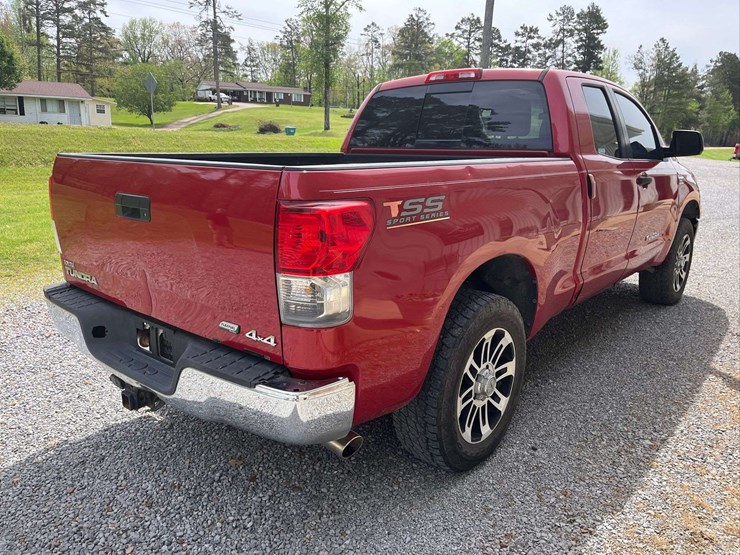 2012-toyota-tundra-image-8