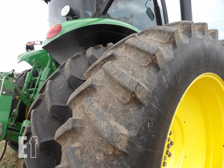 2012-john-deere-8235r-image-8
