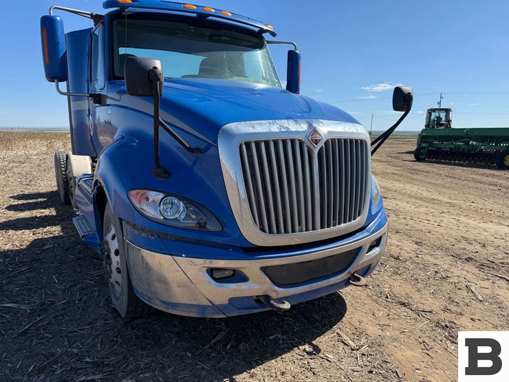 2013-international-prostar-image-8