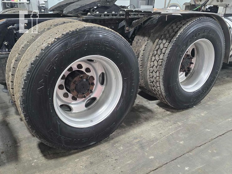 2017-mack-pinnacle-cxu613-image-26