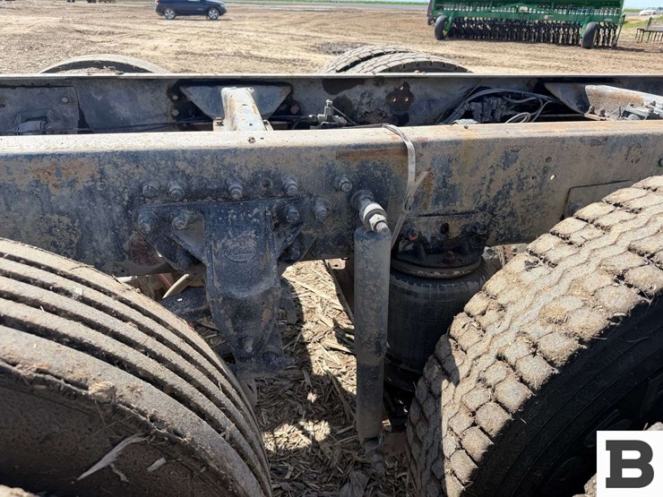 2000-mack-ch612-image-26