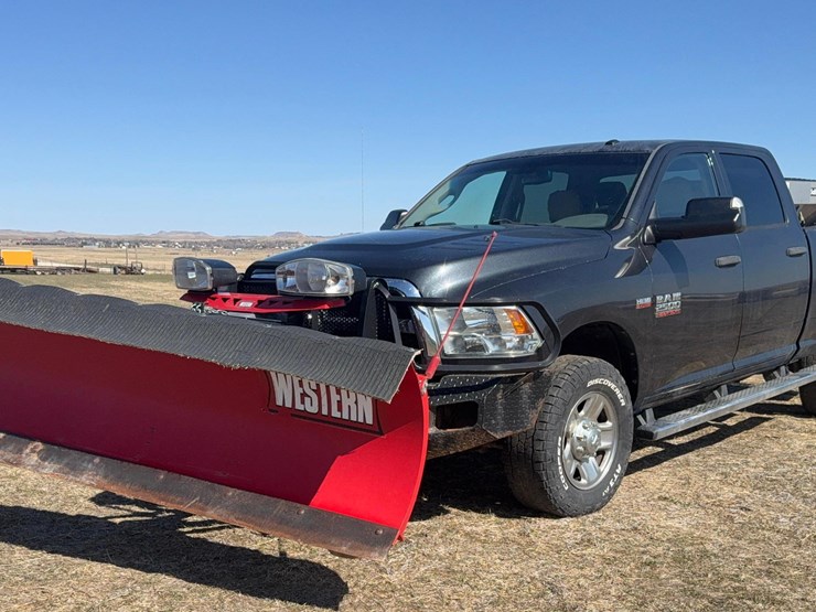 2015-dodge-2500-image-1