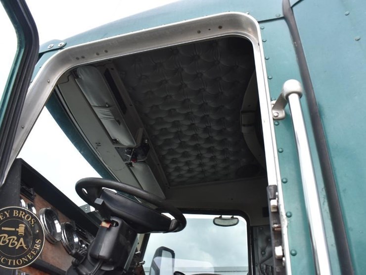 2000-kenworth-t600-image-31