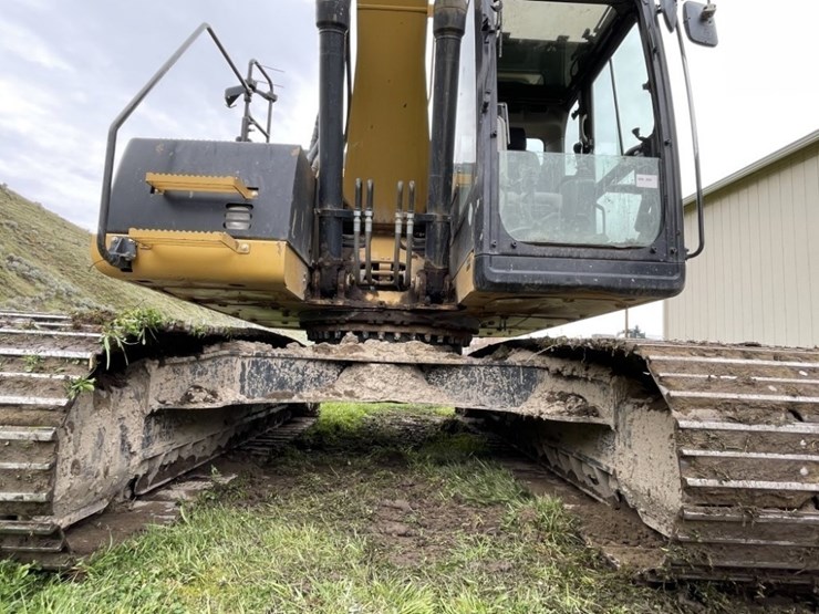 2013-caterpillar-320e-image-13