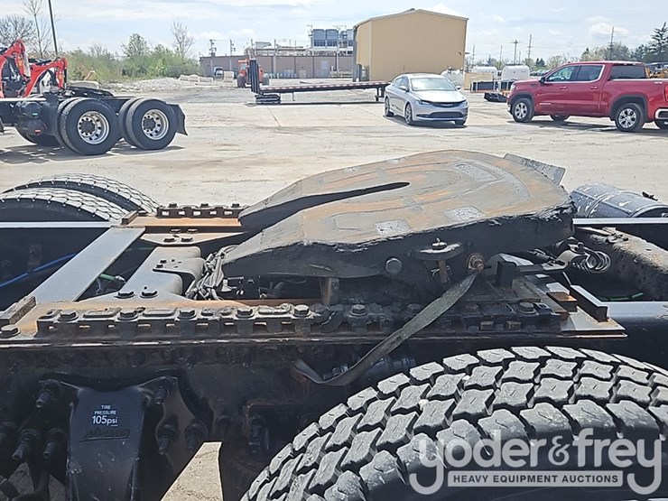 2017-freightliner-cascadia-113-image-18