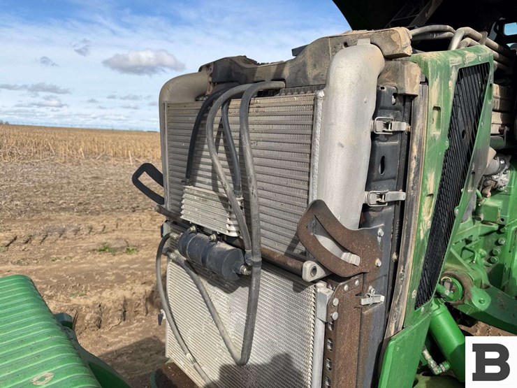 2014-john-deere-8295r-image-50