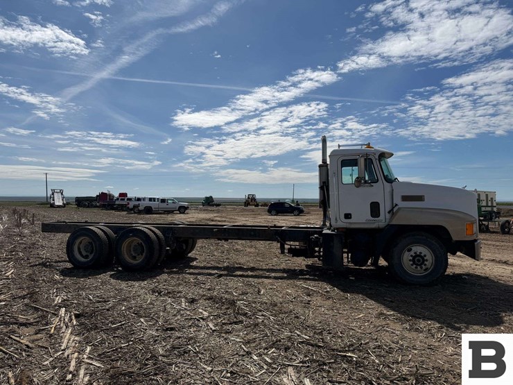 2000-mack-ch612-image-6