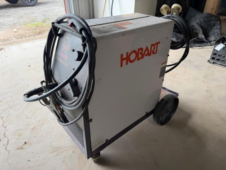 hobart-ironman-210-mig-welder-image-1