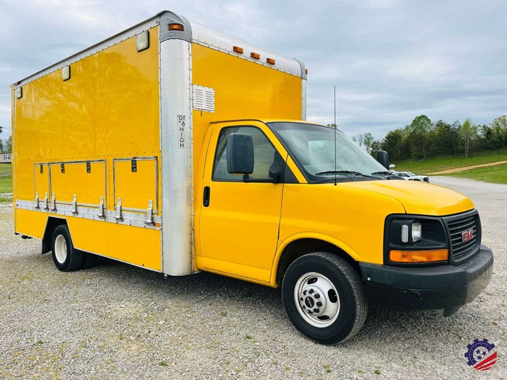 2009-gmc-savana-s/a-enclosed-roadside-service-truck-image-9