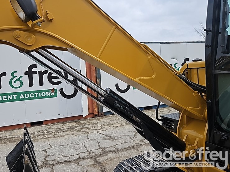 2018-caterpillar-305.5-image-7