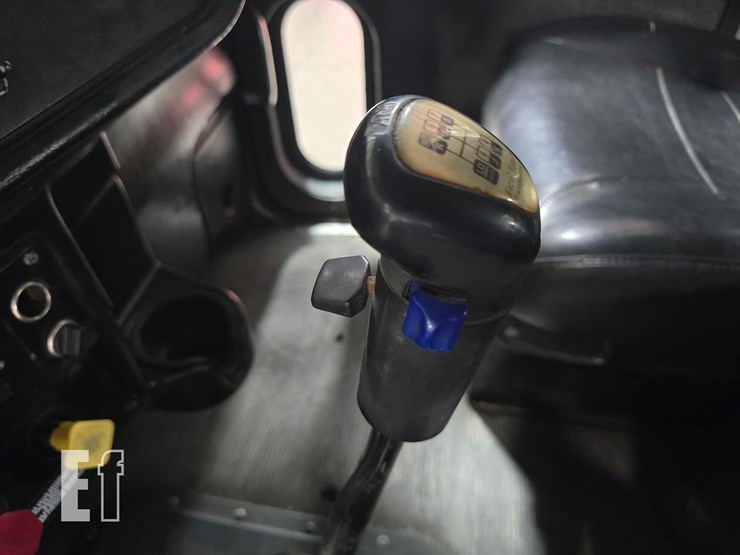 2004-peterbilt-378-image-16