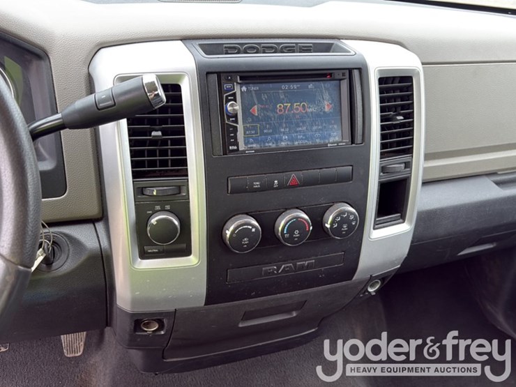 2011-dodge-ram-1500-image-39