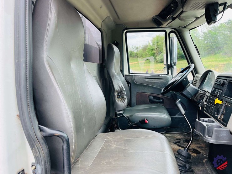 2015-international-durastar-4300-image-66