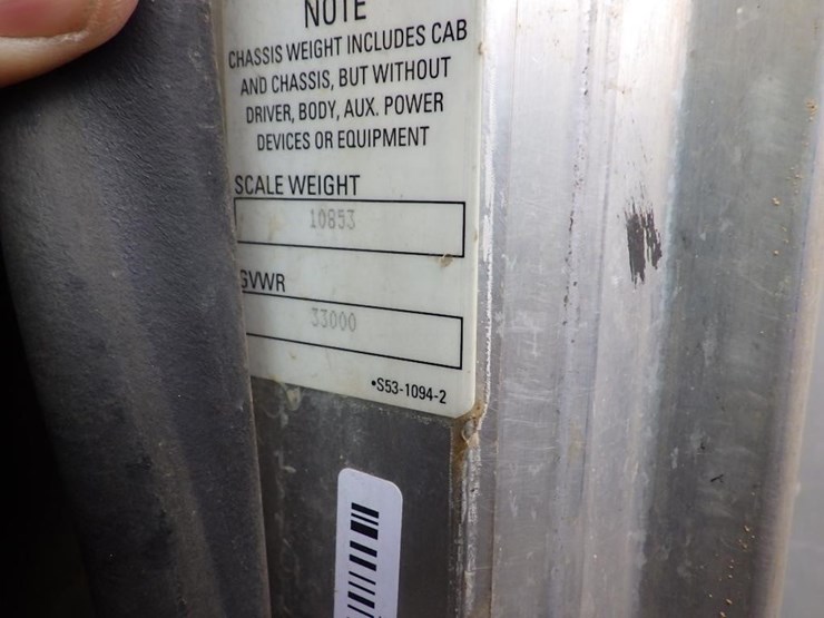 2010-peterbilt-337-image-50