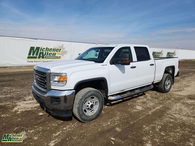 2016-gmc-sierra-2500hd-image-1