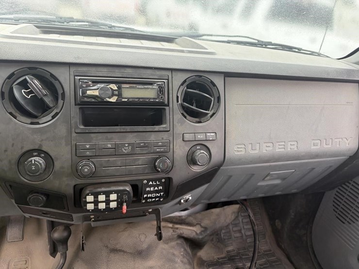 2011-ford-f250-image-17