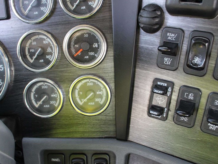 2018-freightliner-semi-3alxa7007jdjt5039-mileage:-does-not-run-image-46