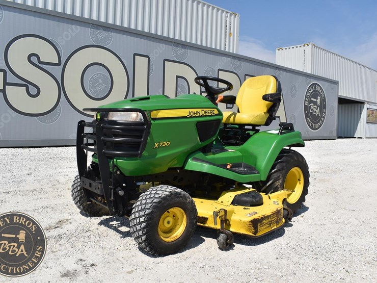 2013-john-deere-x730-image-1