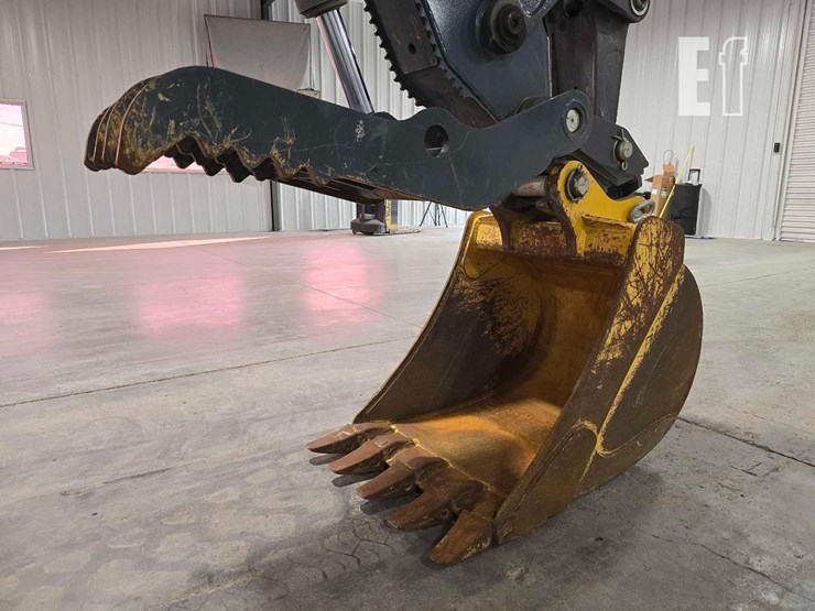 2023-deere-320-p-tier-image-11