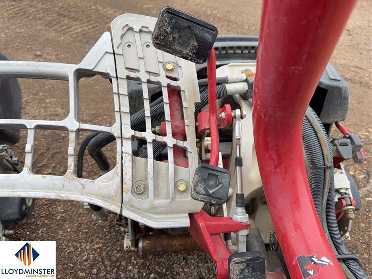 2015-toro-greensmaster-300-image-19