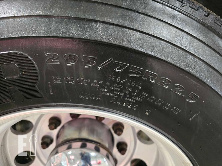 2016-kenworth-t880-image-28