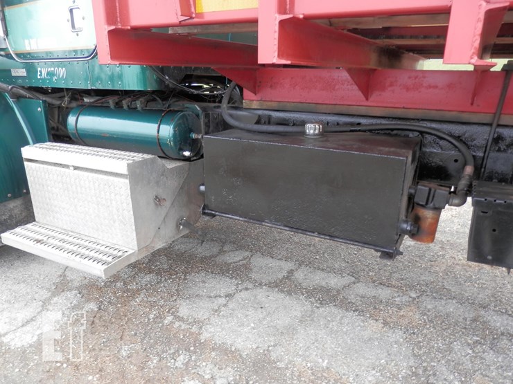 1988-peterbilt-357-image-13