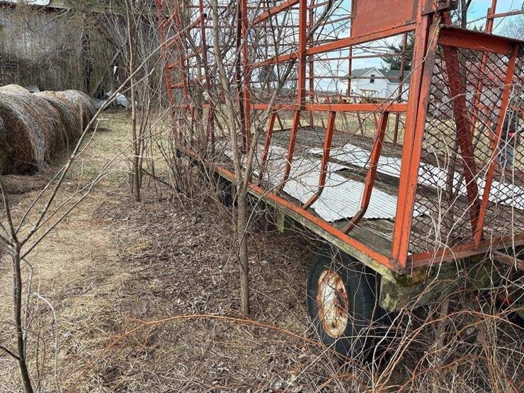 k&k-hay-wagon-&-running-gear-image-5