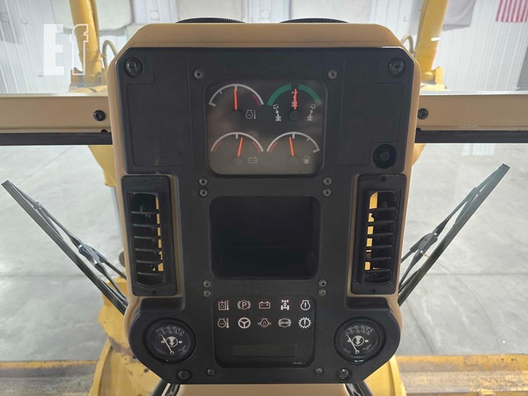 2007-caterpillar-140h-image-16