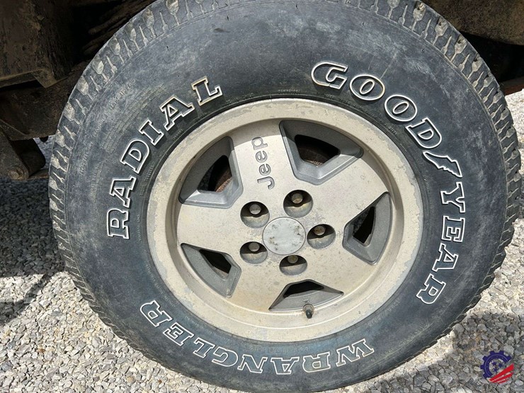 1994-jeep-wrangler-image-23