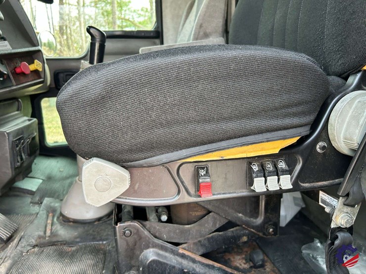 2005-kenworth-t300-image-63