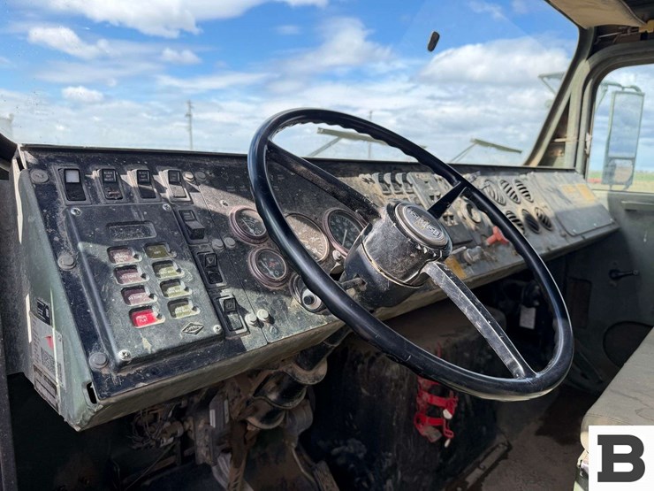 2001-oshkosh-mk23-image-57