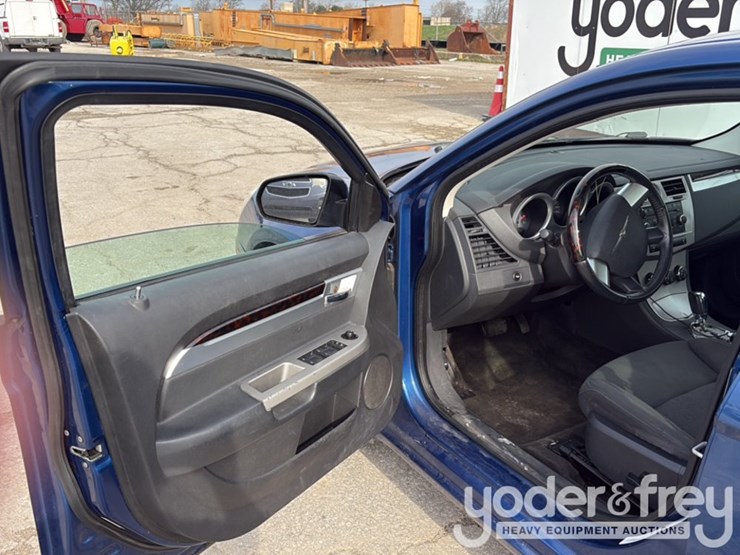 2010-chrysler-sebring-image-36