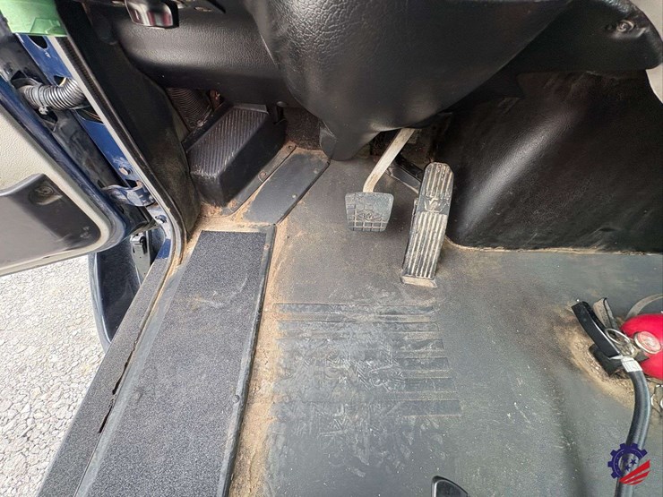 2019-western-star-4700-image-88