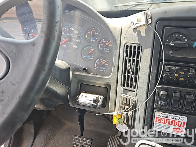 2005-international-durastar-4300-image-33