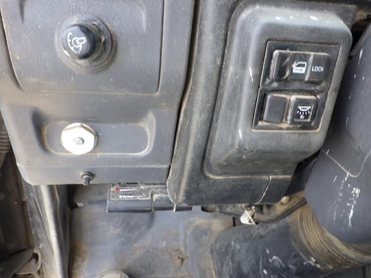 2007-isuzu-nqr-image-29