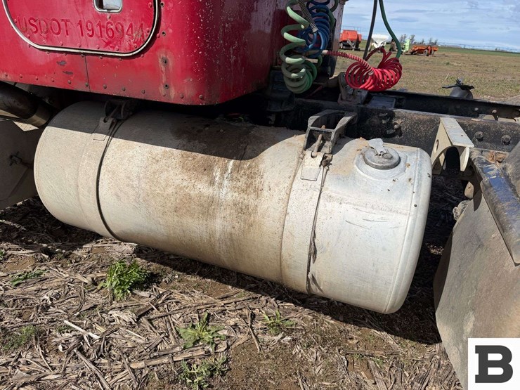 1995-peterbilt-378-image-13