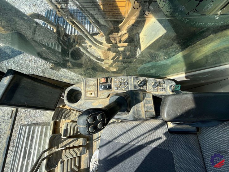 2017-volvo-ec300el-image-85