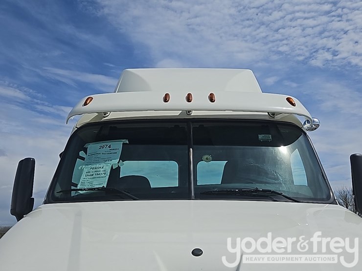 2017-freightliner-cascadia-113-image-25