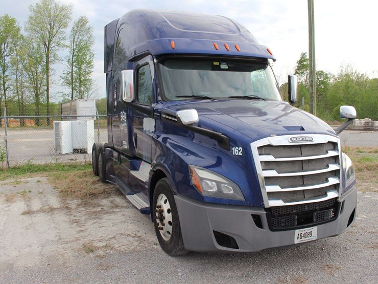 2018-freightliner-cascadia-126-image-69