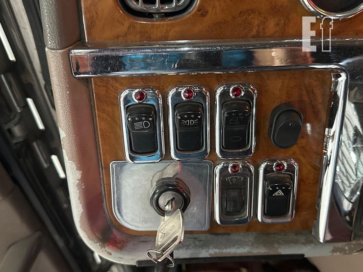 2008-peterbilt-386-image-20