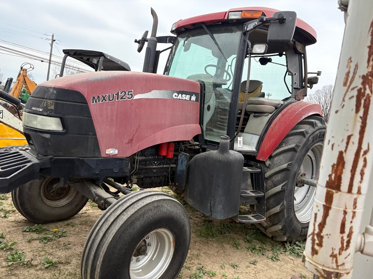 case-mxu125-tractor-image-1