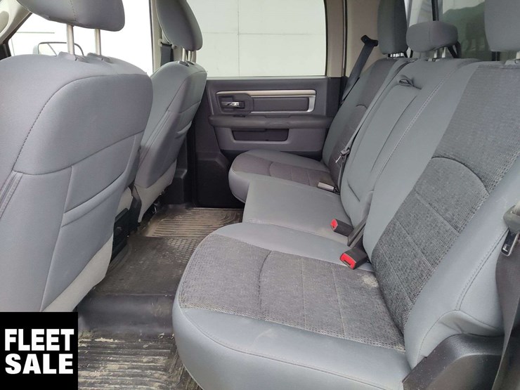 2016-dodge-2500-image-14