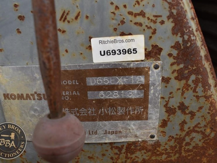 komatsu-d65ex-12-image-23