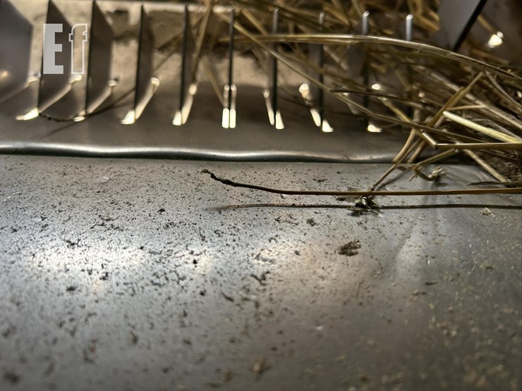 2012-john-deere-s690-image-35