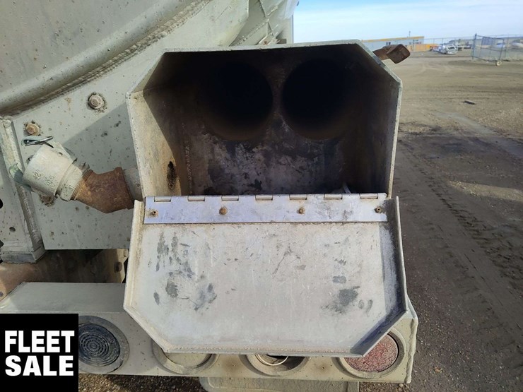 1999-peterbilt-357-image-26