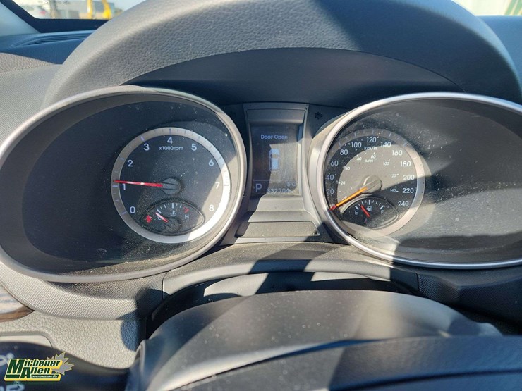 2015-hyundai-santa-fe-image-8