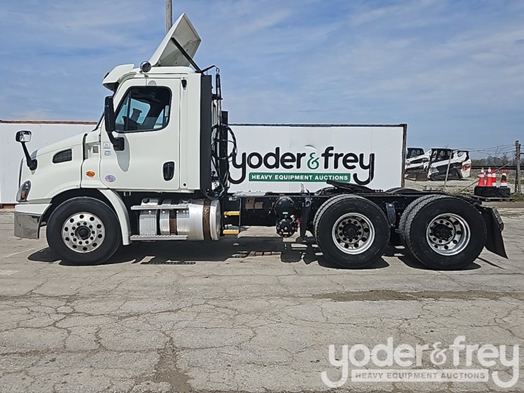 2017-freightliner-cascadia-113-image-5