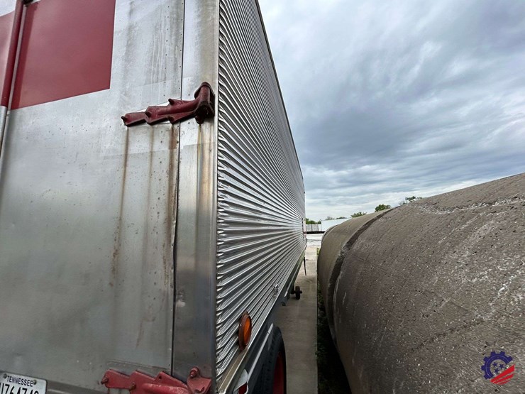 antique-bullnose-28ft-s/a-pup-trailer-image-47